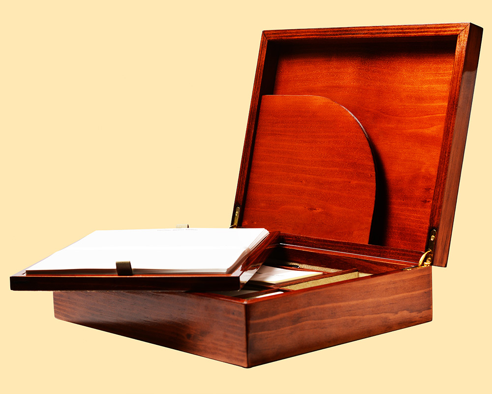 Caja Fina de Papelería Personal en Madera GRAFFER