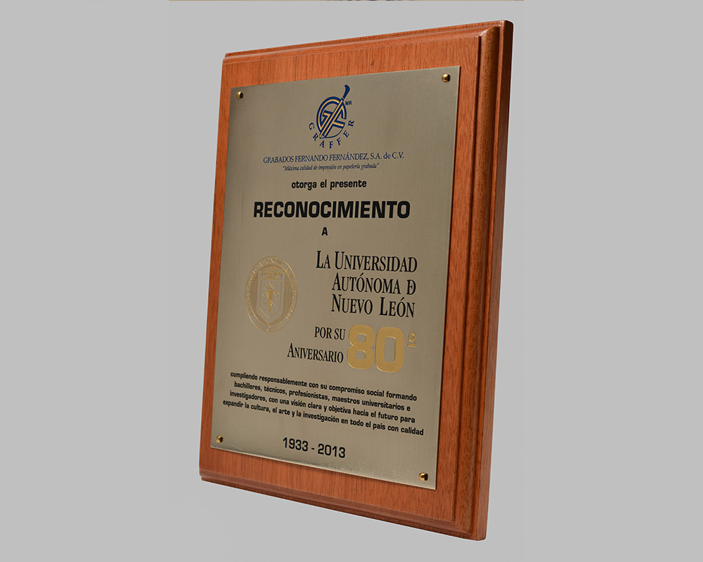 Reconocimiento Sencillo en Placa sobre Madera Grabados Fernando Fernández